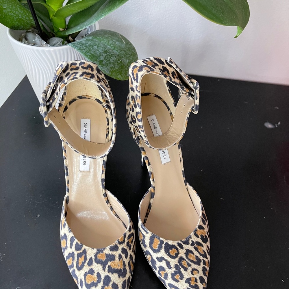 DVF Leopard - Picture 3 of 7